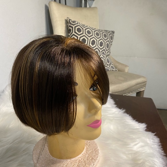 Wig - Picture 1 of 6